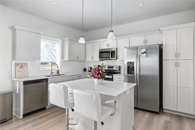 4736 167th Street, Urbandale, IA 50323