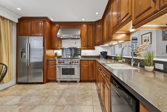 51 Pond Street, Newton, NH 03858