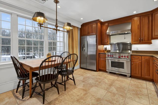 51 Pond Street, Newton, NH 03858