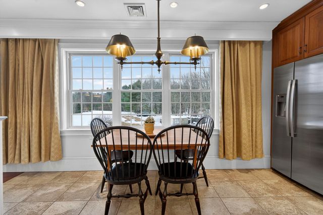 51 Pond Street, Newton, NH 03858