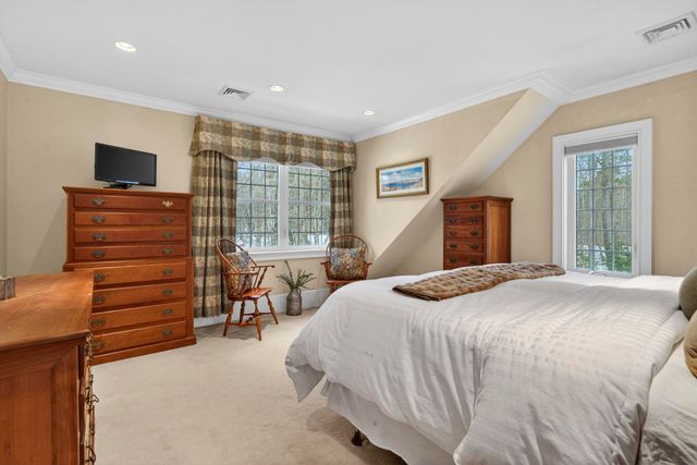 51 Pond Street, Newton, NH 03858