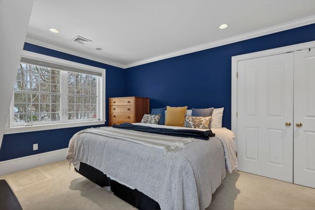 51 Pond Street, Newton, NH 03858