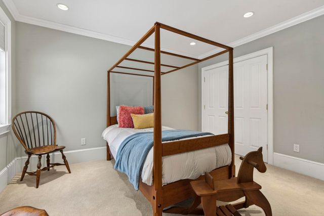 51 Pond Street, Newton, NH 03858