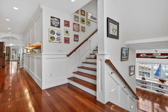 51 Pond Street, Newton, NH 03858