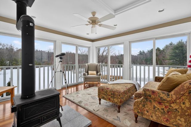 51 Pond Street, Newton, NH 03858