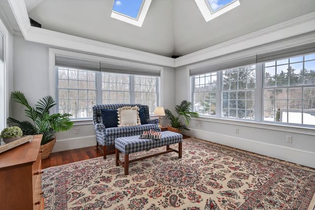 51 Pond Street, Newton, NH 03858