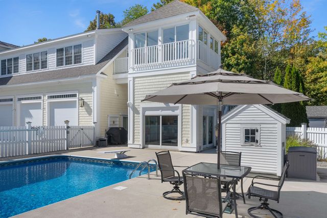 51 Pond Street, Newton, NH 03858