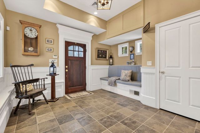 51 Pond Street, Newton, NH 03858