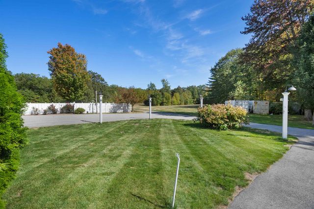 51 Pond Street, Newton, NH 03858