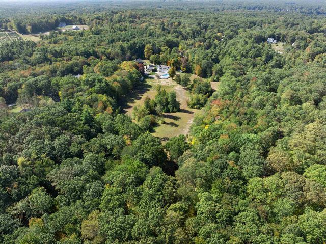 51 Pond Street, Newton, NH 03858