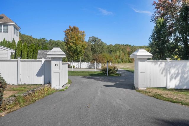 51 Pond Street, Newton, NH 03858