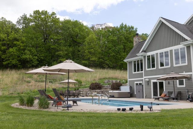 5090 Aspen Valley Court, Middleton, WI 53562