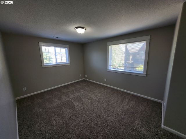 573 E 13TH Pl, Lafayette, OR 97127