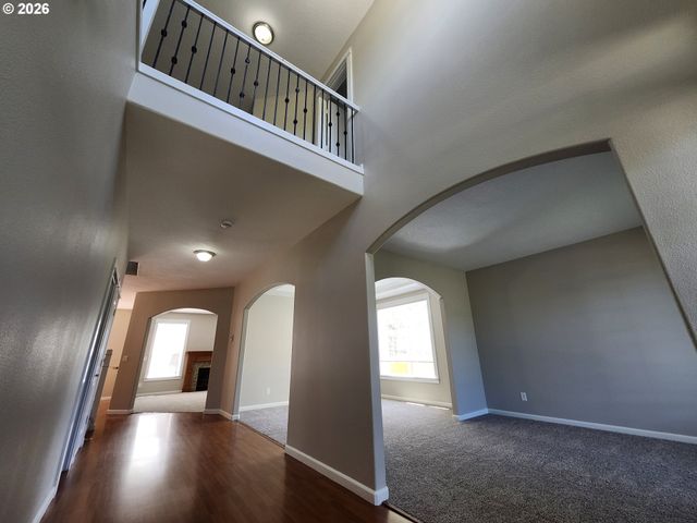 573 E 13TH Pl, Lafayette, OR 97127