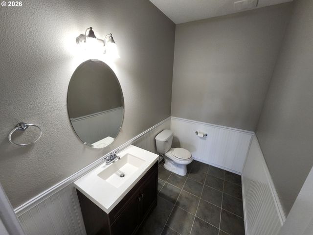 573 E 13TH Pl, Lafayette, OR 97127