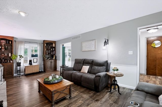 730 Queenswood Drive, Indianapolis, IN 46217