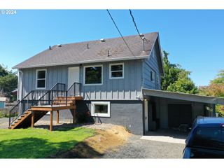 1039 Ne GRANT St, Newport, OR 97365