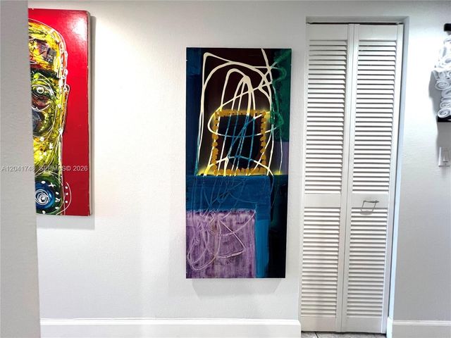 2401 Collins Avenue 1009, Miami Beach, FL 33140