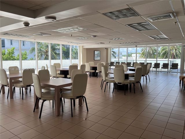 2401 Collins Avenue 1009, Miami Beach, FL 33140