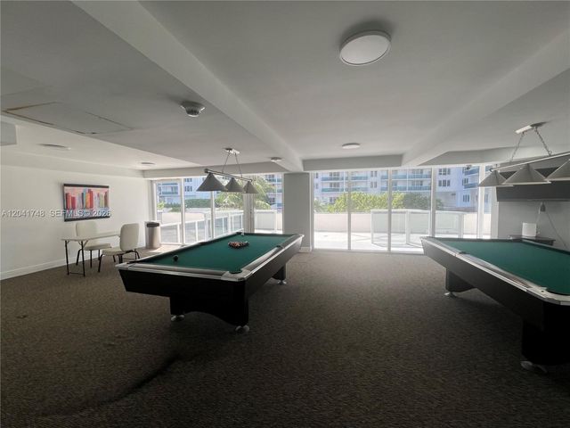 2401 Collins Avenue 1009, Miami Beach, FL 33140