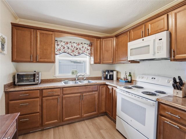 332 ILLINOIS AVENUE, St Cloud, FL 34769