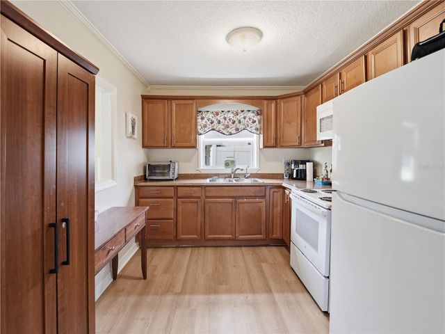 332 ILLINOIS AVENUE, St Cloud, FL 34769