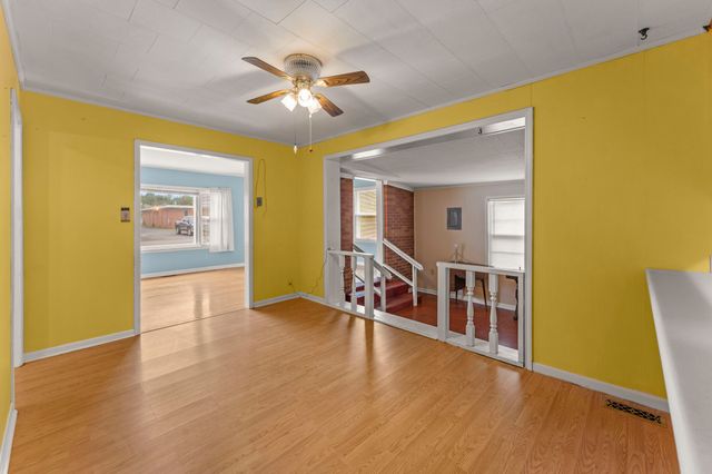 101 Willow St, N, Cowan, TN 37318