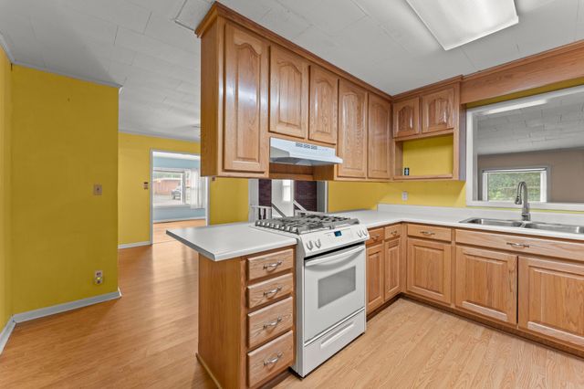 101 Willow St, N, Cowan, TN 37318