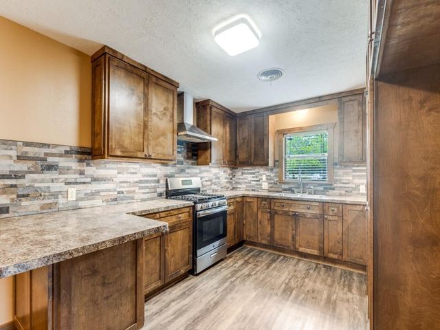 308 Gibbs Street, Devers, TX 77538