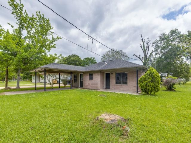 308 Gibbs Street, Devers, TX 77538