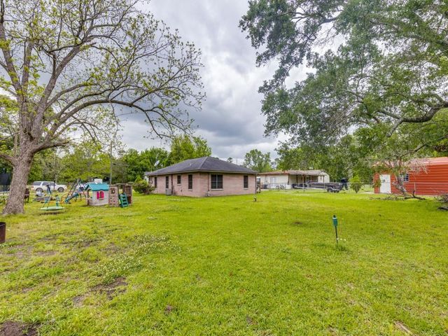 308 Gibbs Street, Devers, TX 77538