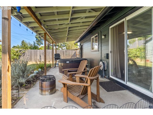 444 HEFFLEY St S, Monmouth, OR 97361