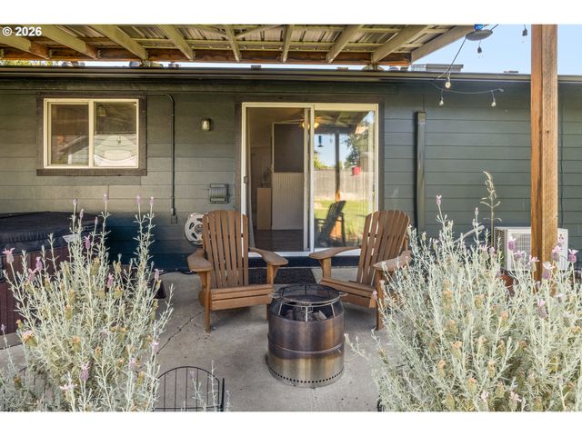 444 HEFFLEY St S, Monmouth, OR 97361