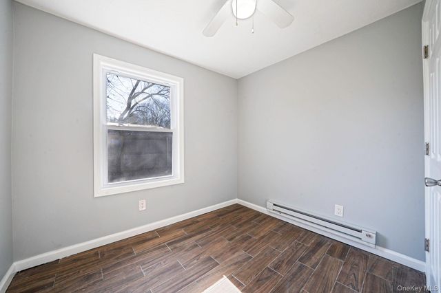 42 Oak Drive, Riverhead, NY 11901