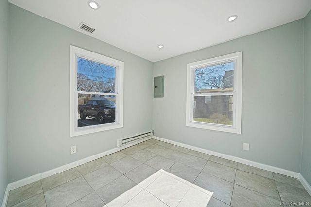 42 Oak Drive, Riverhead, NY 11901