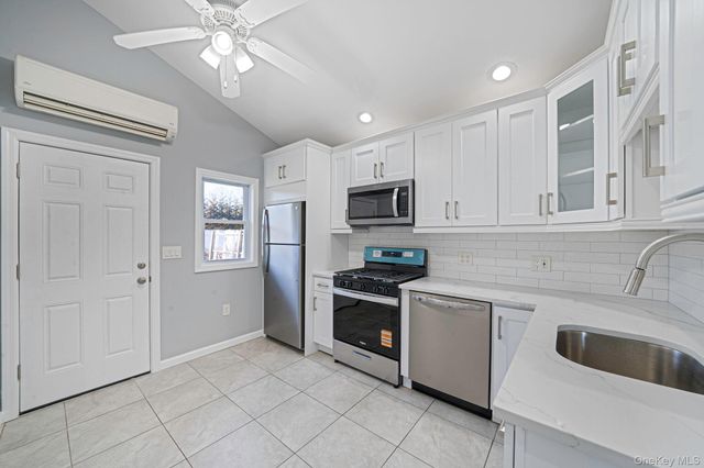 42 Oak Drive, Riverhead, NY 11901