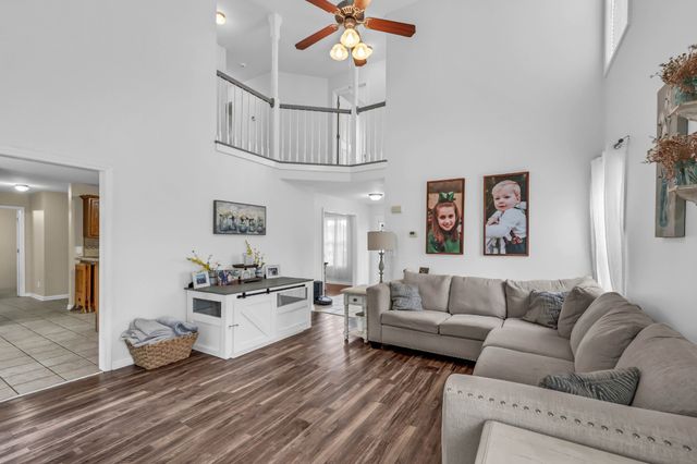 2770 Cascade Dr, Clarksville, TN 37042
