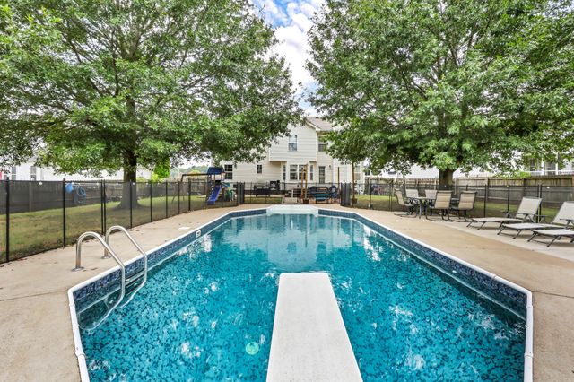 2770 Cascade Dr, Clarksville, TN 37042