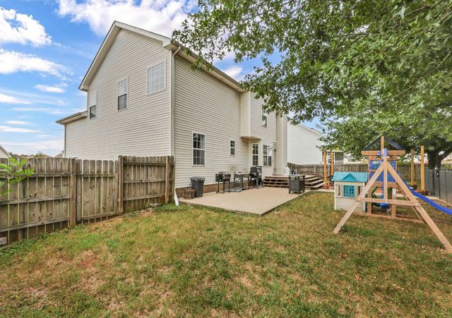 2770 Cascade Dr, Clarksville, TN 37042