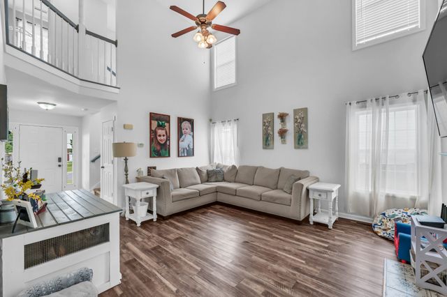 2770 Cascade Dr, Clarksville, TN 37042