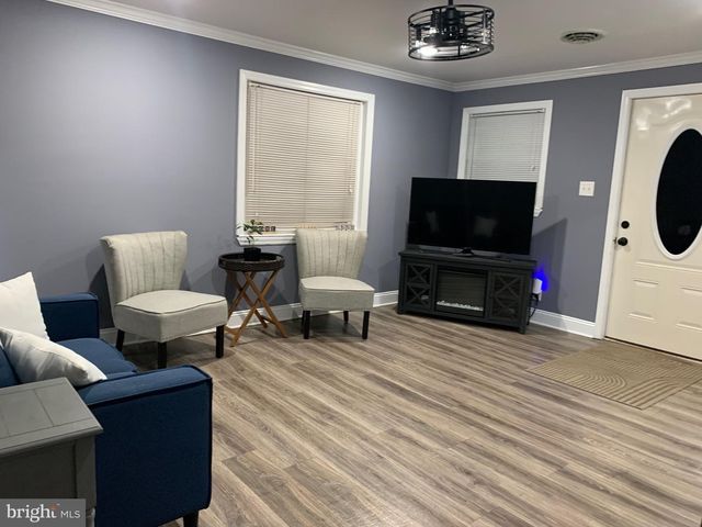 400 CEDAR AVE, Wilmington, DE 19804