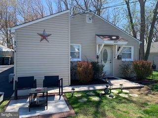 400 CEDAR AVE, Wilmington, DE 19804