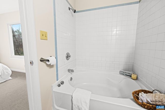 919 STONEHENGE RD, Charlottesville, VA 22901