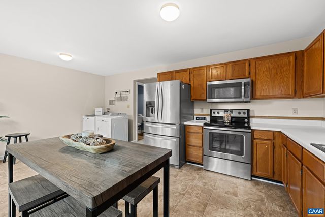 919 STONEHENGE RD, Charlottesville, VA 22901