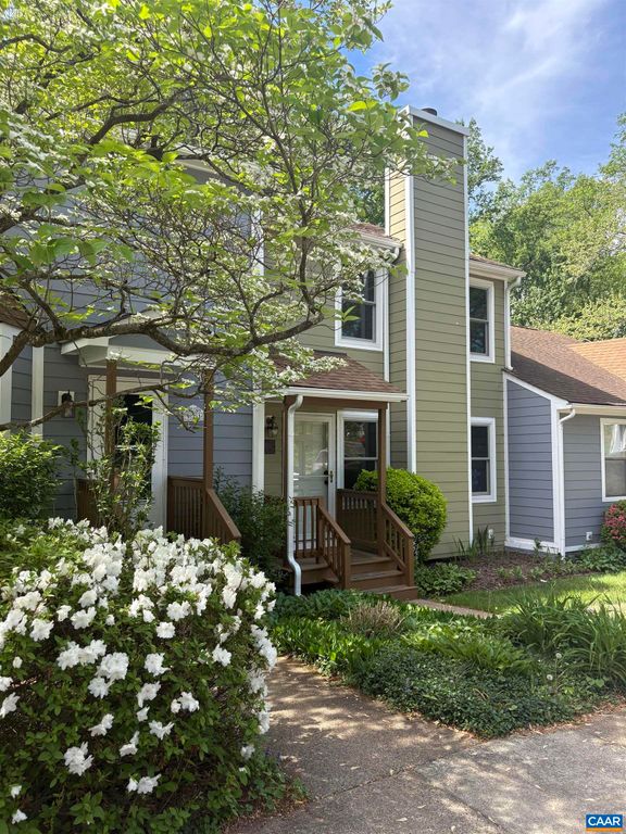 919 STONEHENGE RD, Charlottesville, VA 22901