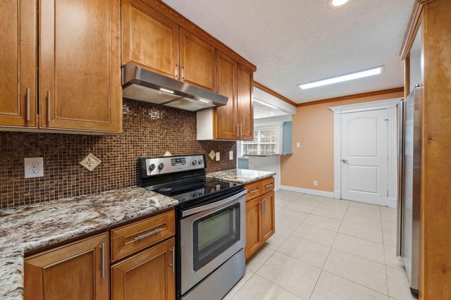 6742 Dusty Lane, Conroe, TX 77306