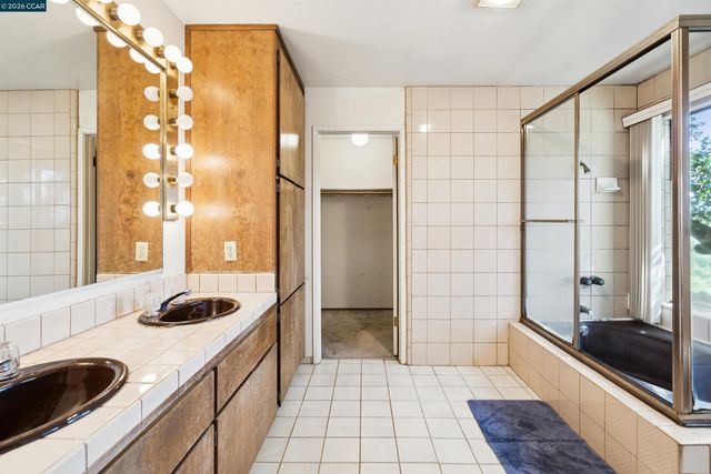 3391 Woodview Dr, Lafayette, CA 94549