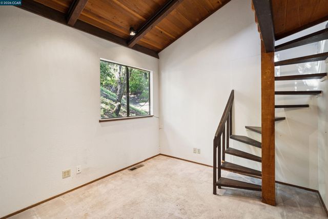 3391 Woodview Dr, Lafayette, CA 94549