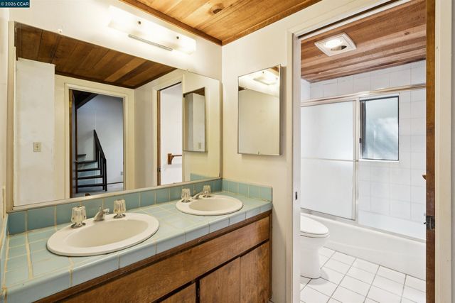 3391 Woodview Dr, Lafayette, CA 94549