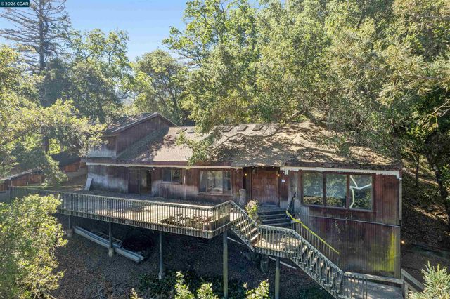 3391 Woodview Dr, Lafayette, CA 94549
